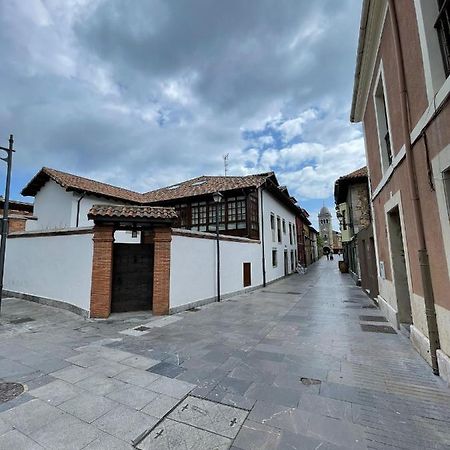 Apartamento del s XVI en el casco histórico de Luanco Exterior foto